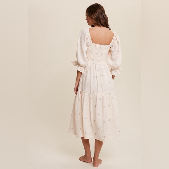104. 🛑COST! LAST 1!Embroidered cream Floral Maxi long Puff Sleeve Pocket Dress - Picture 4 of 5